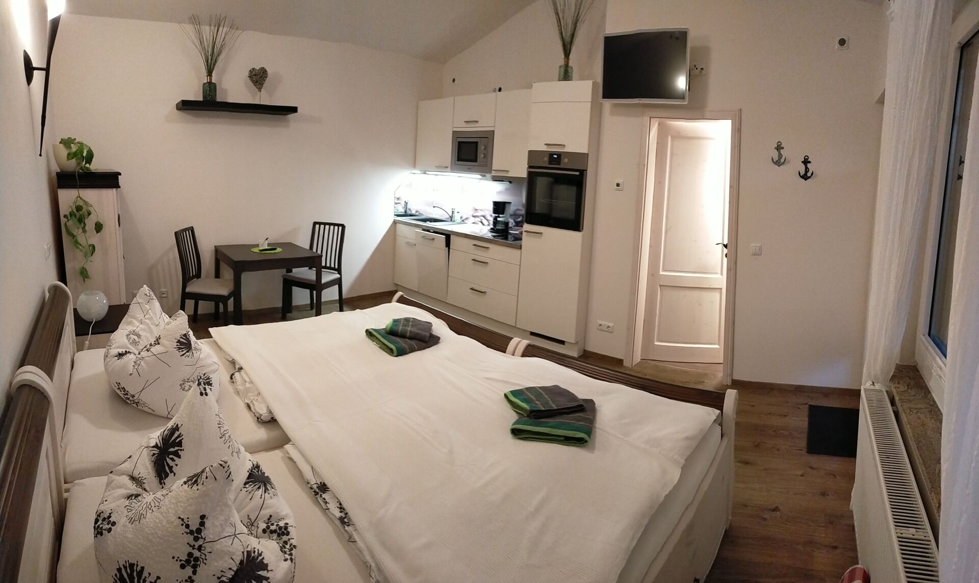 Doppelzimmer mit voll ausgestatteter Küche in Kamenz